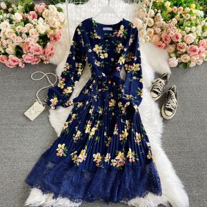 Retro floral v-neck closed show thin waist lace stitching posed long skirt pleated dress color fashion temperament