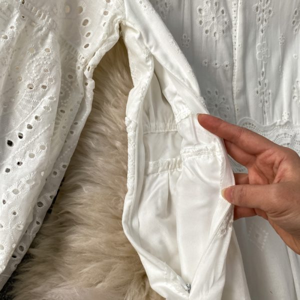 Spring New V-neck French Retro White Lace Dress Long Sleeve Tight Waist Super Fairy Slimming Long Dress - Image 4