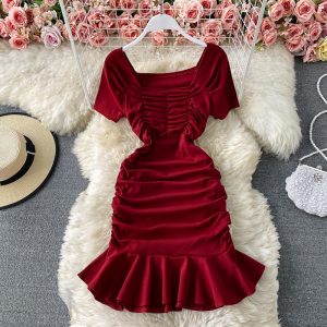 Nightclub low-cut, tight-fitting, light-cooked style, hip mermaid skirt, scheming clavicle ruffled waist dress, short sleeves