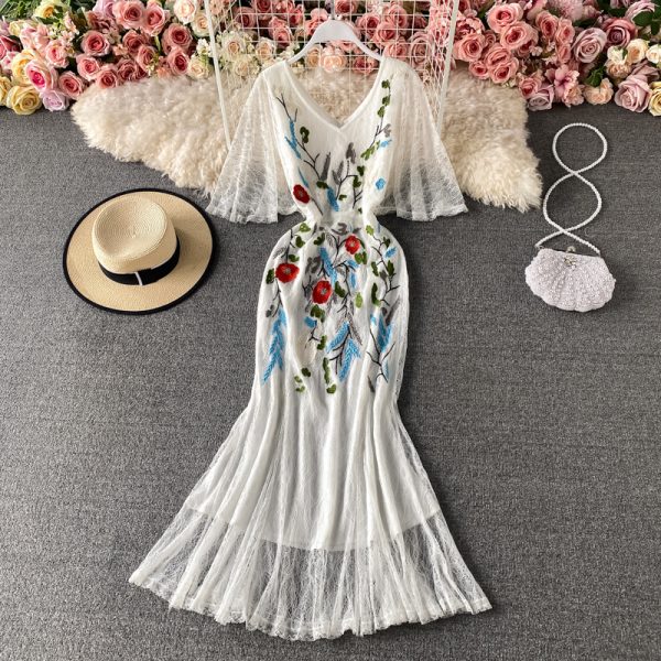 Elegant Graceful Embroidered V-neck Lace Fishtail Dress 20021 Summer European and American Retro Dinner Dress Long Skirt - Image 3