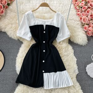 Summer New Elegant French Style Square Collar Puff Sleeve Patchwork Retro Contrast Color Irregular Pleated Dress for Women