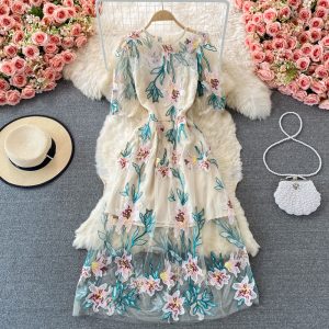 summer new European and American high-end temperament mesh embroidered high waist slim round neck dress