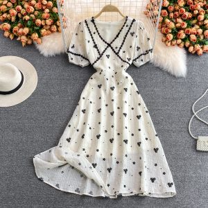 Lightly Mature Floral Dress Women’s Summer French First Love Tea Break Skirt Gentle Temperament White V-Collar Dress
