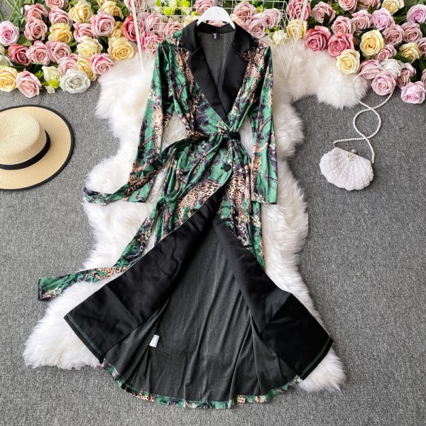 Autumn and winter new long-sleeved ladies temperament is thin, high-end printed lace-up velvet suit collar dress - Image 3