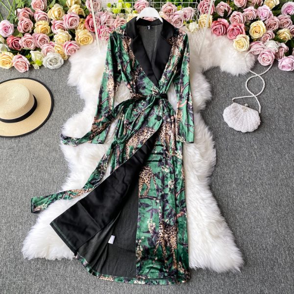Autumn and winter new long-sleeved ladies temperament is thin, high-end printed lace-up velvet suit collar dress - Image 4
