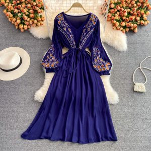 Ethnic Embroidery Temperament V-neck Lace-up Waist-Controlled Slimming Trip Shoot Holiday Dress Puff Sleeve Swing Long Dress