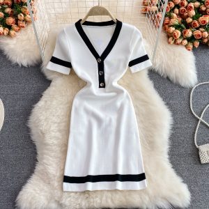 Knitted Dress for Womensummer New Mid-Length Slim-Fit Slimming V-Neckline Contrast Color Waist-Tight Short Hip Skirt