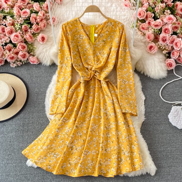 Fallnew French Style Vintage and Little Fresh Floral Skirt Waist Slimming Elegant V-neck Chiffon Dress